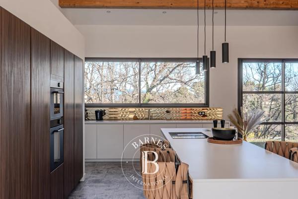 Aix-en-Provence, Villa 2 Chambres -  146 m² à vendre