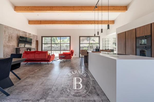 Aix-en-Provence, Villa 2 Chambres -  146 m² à vendre