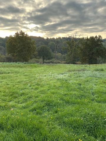 TERRAIN À VENDRE – SECTEUR RÉSIDENTIEL CALME PROCHE VICHY