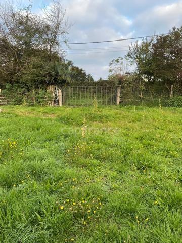 TERRAIN À VENDRE – SECTEUR RÉSIDENTIEL CALME PROCHE VICHY