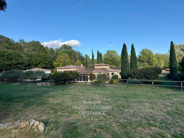 Maison à vendre 11 pièces SALERNES (83)