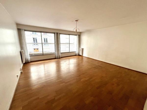 Appartement à louer    3 pièces • 92,05 m2 Paris 11