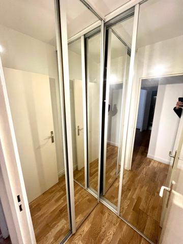 Appartement à louer    3 pièces • 92,05 m2 Paris 11
