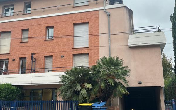 Stationnement à louer    Toulouse