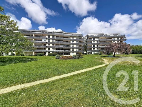 Appartement F4 à vendre  5 pièces - 116,27 m 2   LANNION  - 22