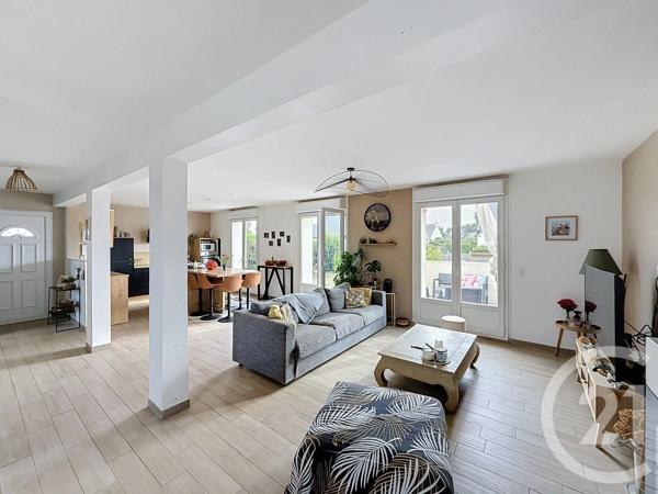 Appartement F4 à vendre  5 pièces - 116,27 m 2   LANNION  - 22