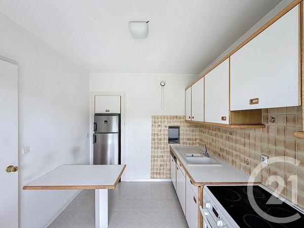 Appartement F4 à vendre  5 pièces - 116,27 m 2   LANNION  - 22