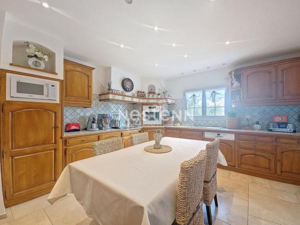 A vendre : Elégante maison de 6 pièces avec jardin proche Sisteron.