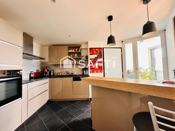 Bel appartement à Mérignac Daguin/ tram A /dernier étage