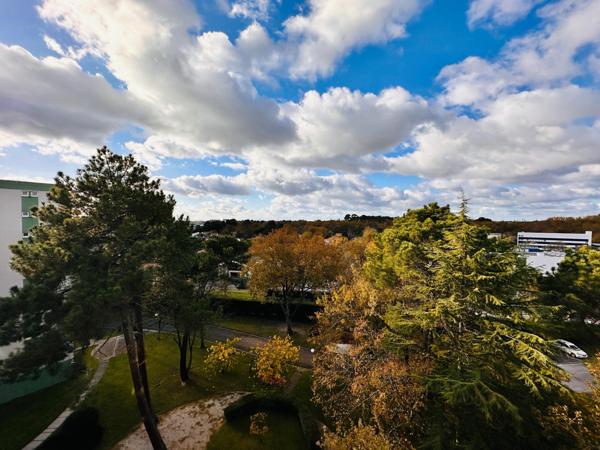 Bel appartement à Mérignac Daguin/ tram A /dernier étage