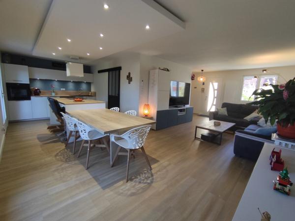 MAISON 4 CHAMBRES / SOUS-SOL/ IDEALEMENT SITUEE SECTEUR OUEST /PONT DU CHÂTEAU (63)