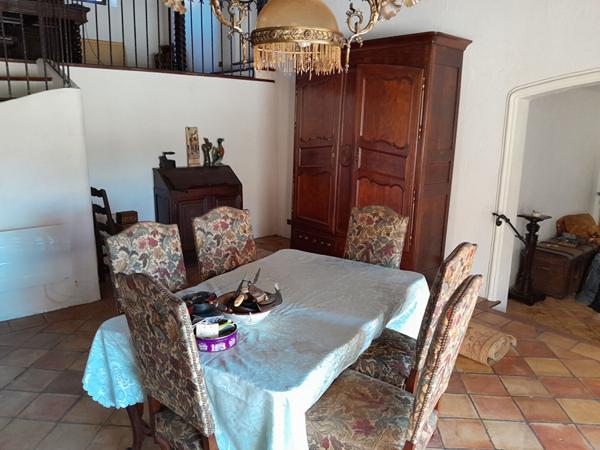 CAUMONT SUR DURANCE - ENTRE CAVAILLON ET AVIGNON - MAISON DE 156 M² HAB - TERRAIN DE 1500 M² - PISCINE