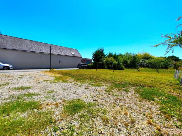 Opportunité ! Maison composée de deux logements en centre-ville, avec jardin, appentis et terrain.
