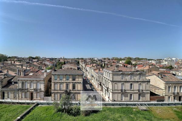 BORDEAUX quartier Croix Blanche, à vendre appartement avec 2 chambres, 2 balcons