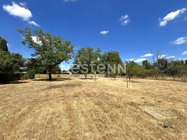 LONGERE EN PIERRES DE 128M² SUR JARDIN CLOS DE 1900M² À VENDRE SECTEUR CALME GIEVRES (LOIR ET CHER 41)