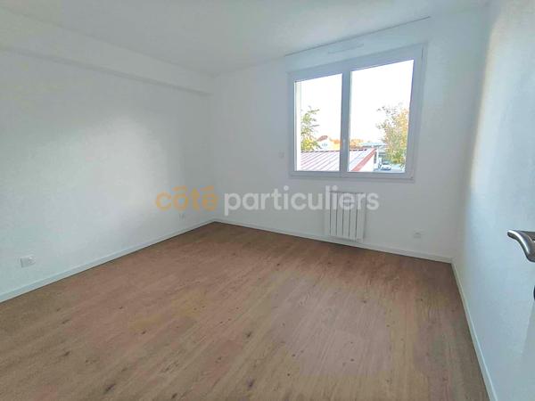 Location
                Appartement66,39 m² - 3 Pièces -
                    MEZIDON VALLEE D AUGE (14270)