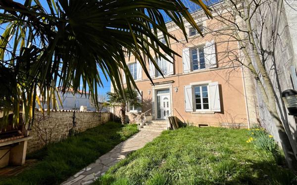 Maison à vendre    6 pièces •  Fressines