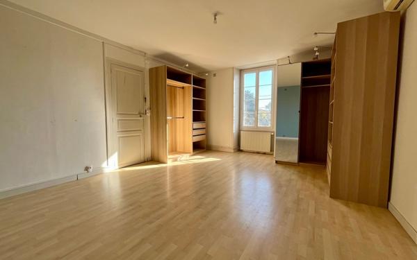 Maison à vendre    6 pièces •  Fressines