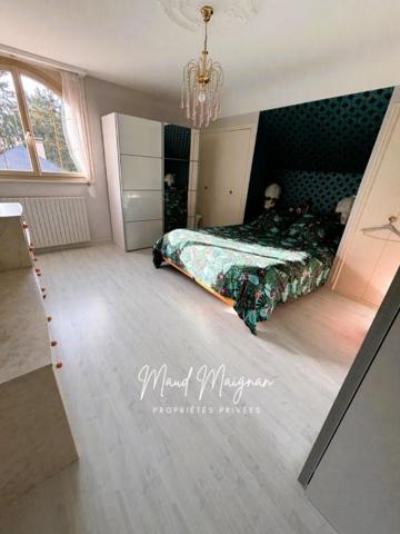 Propriété familiale, très beaux volumes, piscine et atelier, cadre calme et sans vis-à-vis