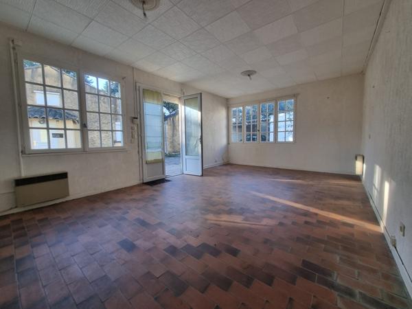 Villeneuve-lès-Avignon (30400) Maison à rénover 85 m2 et grand garage