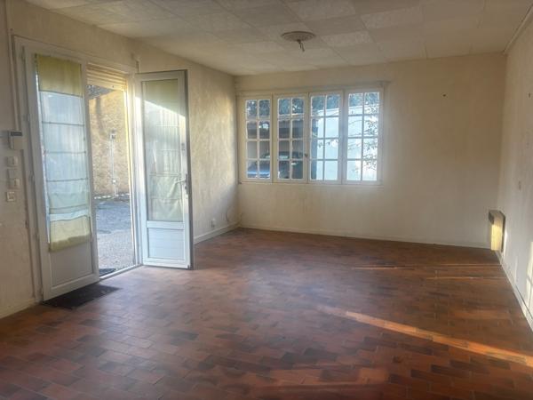 Villeneuve-lès-Avignon (30400) Maison à rénover 85 m2 et grand garage