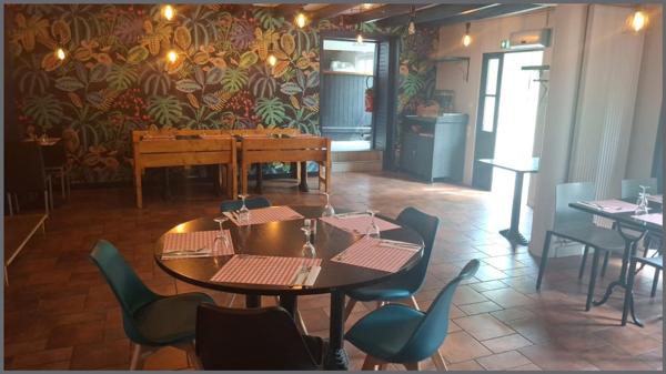 A VENDRE RESTAURANT- CREPERIE- PIZZERIA. SENS DE BRETAGNE