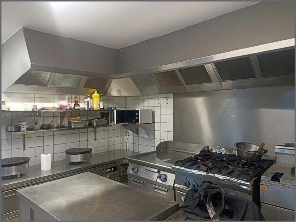 A VENDRE RESTAURANT- CREPERIE- PIZZERIA. SENS DE BRETAGNE