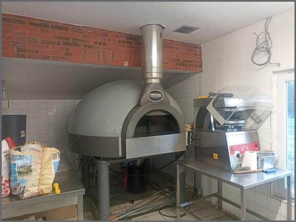 A VENDRE RESTAURANT- CREPERIE- PIZZERIA. SENS DE BRETAGNE