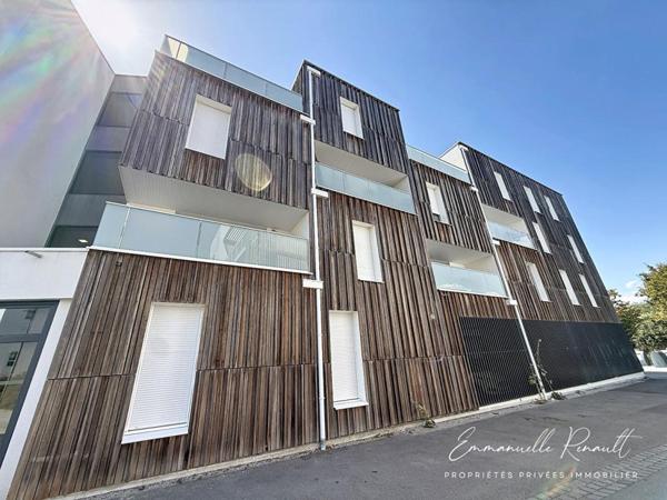 Sarzeau · Appartement T2 de 43 m² avec balcon et parking couvert, à 1 km du Golfe et 300m des commerces