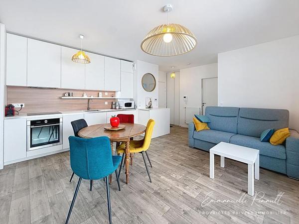 Sarzeau · Appartement T2 de 43 m² avec balcon et parking couvert, à 1 km du Golfe et 300m des commerces