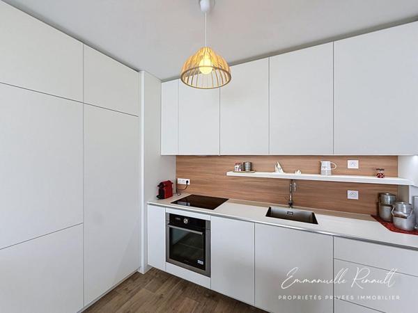 Sarzeau · Appartement T2 de 43 m² avec balcon et parking couvert, à 1 km du Golfe et 300m des commerces