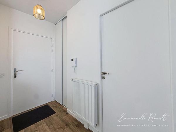 Sarzeau · Appartement T2 de 43 m² avec balcon et parking couvert, à 1 km du Golfe et 300m des commerces