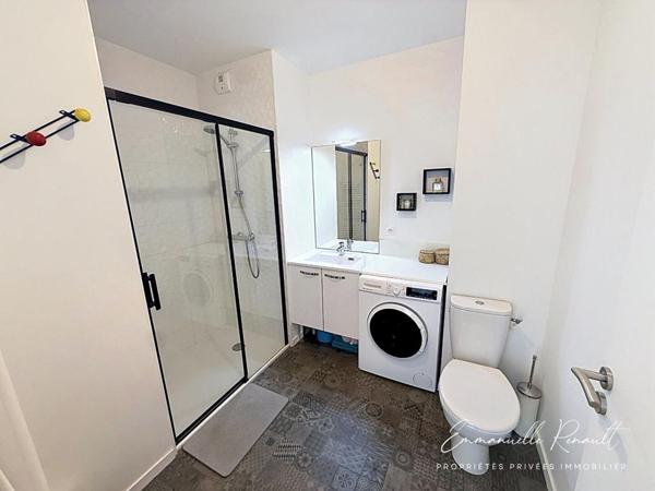 Sarzeau · Appartement T2 de 43 m² avec balcon et parking couvert, à 1 km du Golfe et 300m des commerces