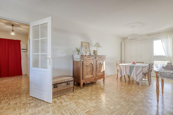 Appartement 5 pièces, 3 chambres, Nanterre limite Rueil €430 000 ** - Référence 15183