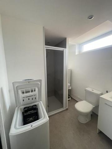 REF 8834- 46 RUE SAINT JACQUES - F2 MEUBLE