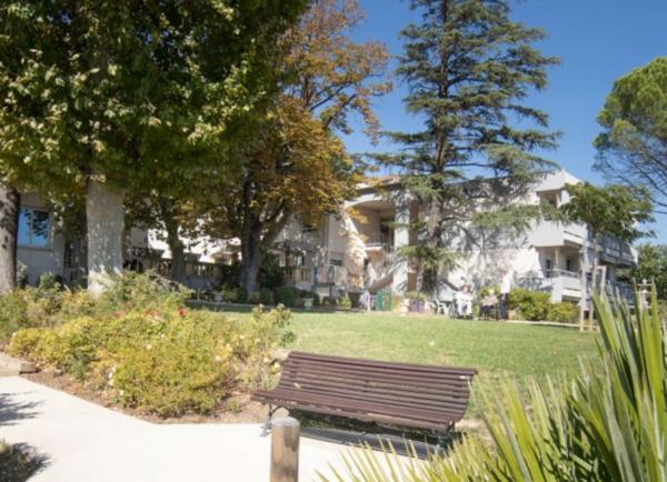 INVESTISSEMENT LOCATIF – Marseille – Résidence EHPAD Domaine de Fontfrède – 5,99 de rentabilité