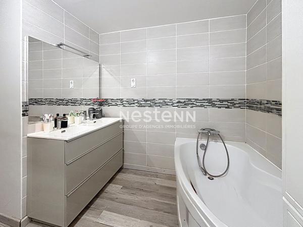 LE THOLONET - Maison de 189 m2 avec T3 indépendant et piscine.