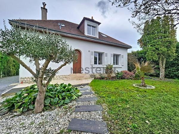 Maison Tours Nord - 6 pièces 135 m2 - 4 chambres - grand terrain