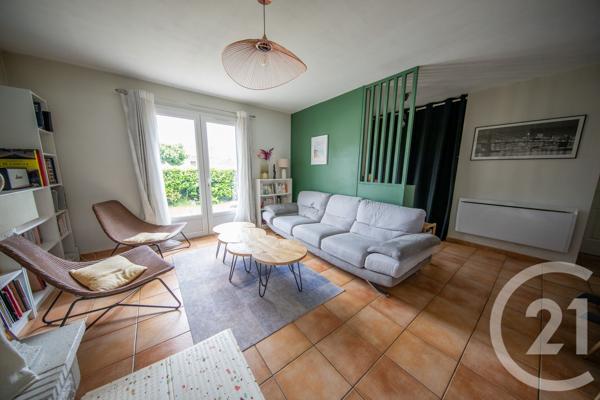 Maison à vendre  6 pièces - 96,55 m 2   ST MEDARD EN JALLES  - 33