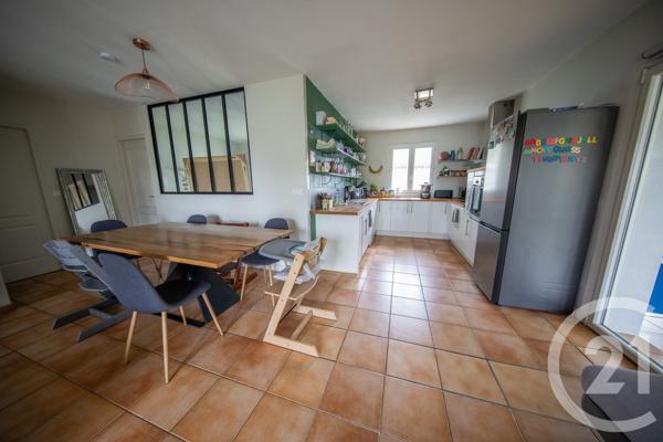 Maison à vendre  6 pièces - 96,55 m 2   ST MEDARD EN JALLES  - 33