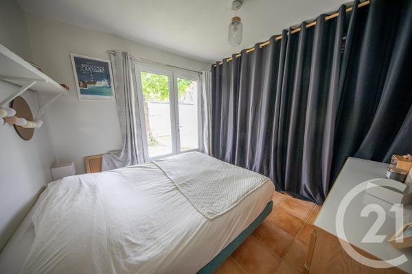 Maison à vendre  6 pièces - 96,55 m 2   ST MEDARD EN JALLES  - 33