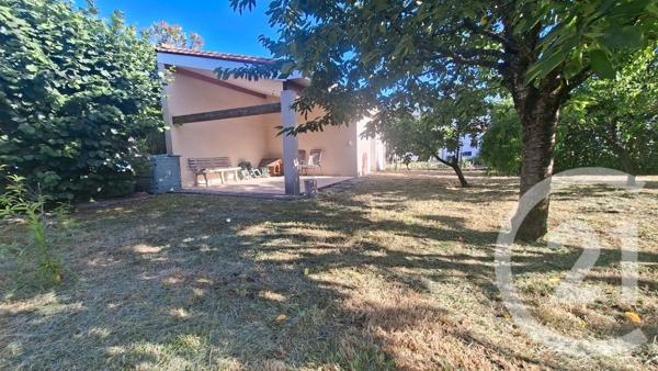 Maison à vendre  6 pièces - 154 m 2   ANGOULEME  - 16