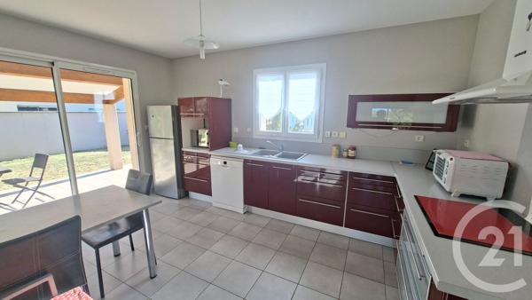 Maison à vendre  6 pièces - 154 m 2   ANGOULEME  - 16