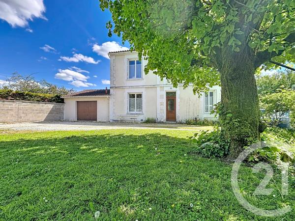 Maison à vendre  6 pièces - 154 m 2   ANGOULEME  - 16