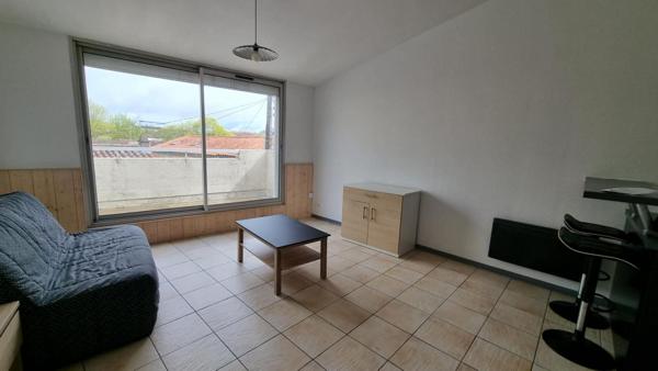 Appartement Lucon 1 pièce(s) 25.59 m2