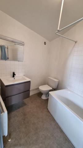 Appartement Lucon 1 pièce(s) 25.59 m2