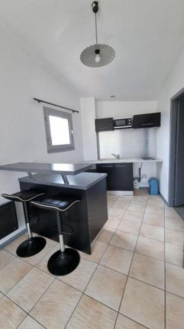 Appartement Lucon 1 pièce(s) 25.59 m2