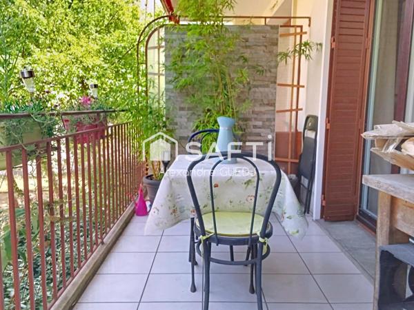 APPARTEMENT T2 AVEC PARKING PRIVÉ, 2 BALCONS ET 1 CAVE