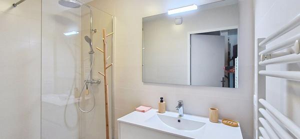 Appartement
         2 pièces
        - 40 m² Exclusivité 385 000 € *