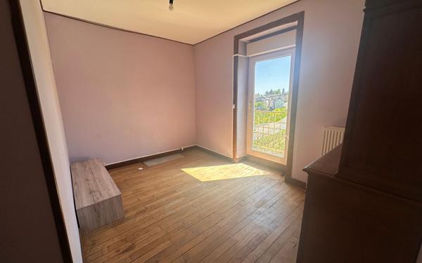 Maison à vendre    6 pièces •  Ladignac-le-Long